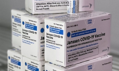 Coronavirus, il parere del Cts sul vaccino J&amp;J: “Raccomandato agli over 60”